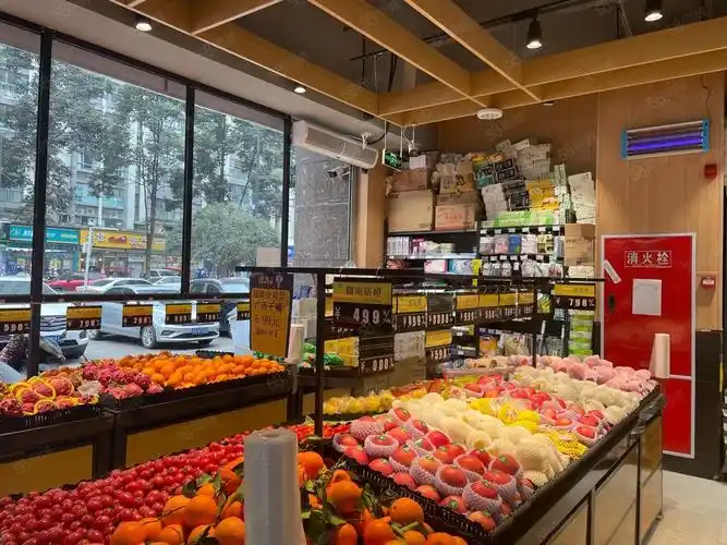 【13图】一品生鲜商铺位于小区门口第二间,双边街层高6米全业态的