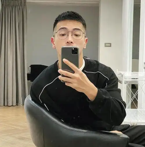 短发一直是男生最喜欢的发型.