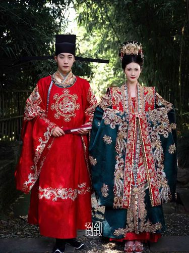 出租汉服倒叙新款宋制汉服凤冠霞帔新娘结婚礼服出门服中式婚礼