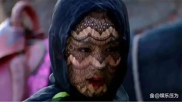 天龙八部名场面,六版木婉清摘面纱,谁最符合原著,谁在闹笑话?