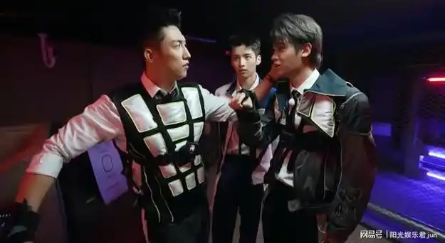 黄明昊想当黄景瑜的爸爸注意看黄景瑜的反应太宠了吧