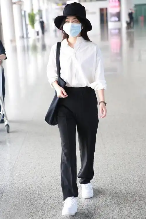 白衬衫 黑西裤,一穿就显老气?看看谭松韵怎么搭的,减龄接地气