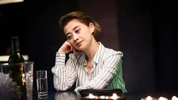 梅婷的腿李小冉的胸樱桃的腰让我看到了中年女星的性张力