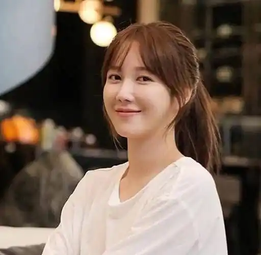 财阀千金逐梦演艺圈,李智雅演的不是《顶楼》,是她的人生写照_徐太志