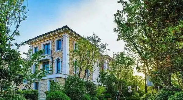 无锡宜兴龙湖紫云台355平别墅新中式风格装饰装修设计效果图