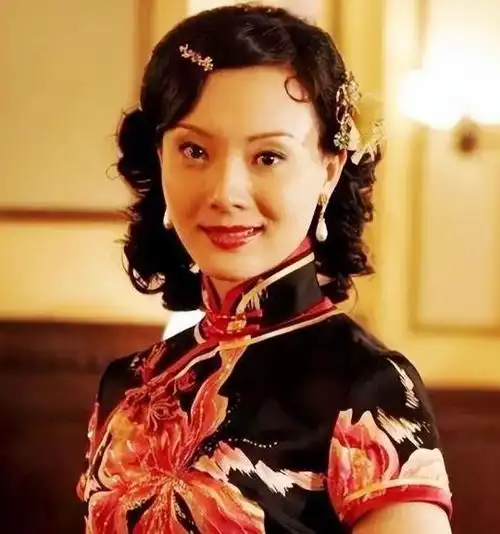 从大饼脸变小v脸却不承认整容醒醒吧真颜早被基因出卖