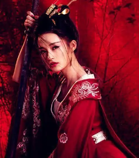 李沁演技炸裂,演绎狗的一生,虐哭观众,网友:李沁要火了?_网易订阅