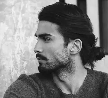 6款令人惊艳的男生长发发型推荐