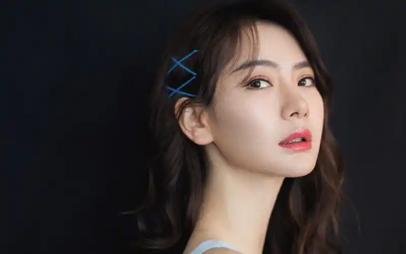 女明星戚薇桌面壁纸(3/6)