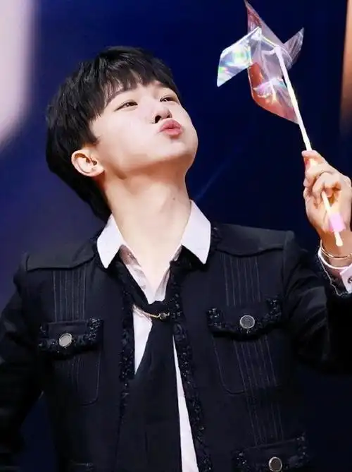 周深这么可爱的小朋友到底哪里领啊