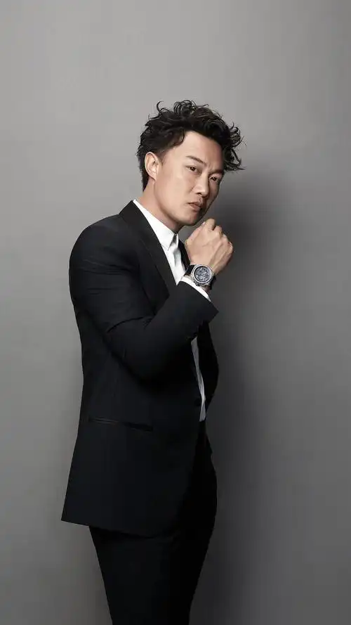 陈奕迅揭美国吸毒危机旧金山街头吸毒成僵尸天堂遍地排泄物