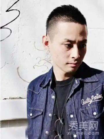 不知道好不好看? 求大师指点指点