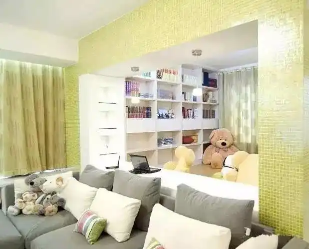 家有儿女,孩子们需要活动空间,那么客厅作为家里最大的空间之一,是最