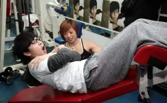 为什么健身房女教练收费更高看了这些尴尬照片你就懂