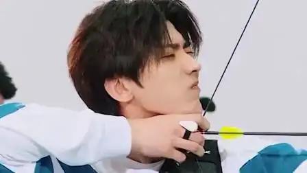 蔡徐坤这射箭,没点不一样的特技,都不敢当偶像