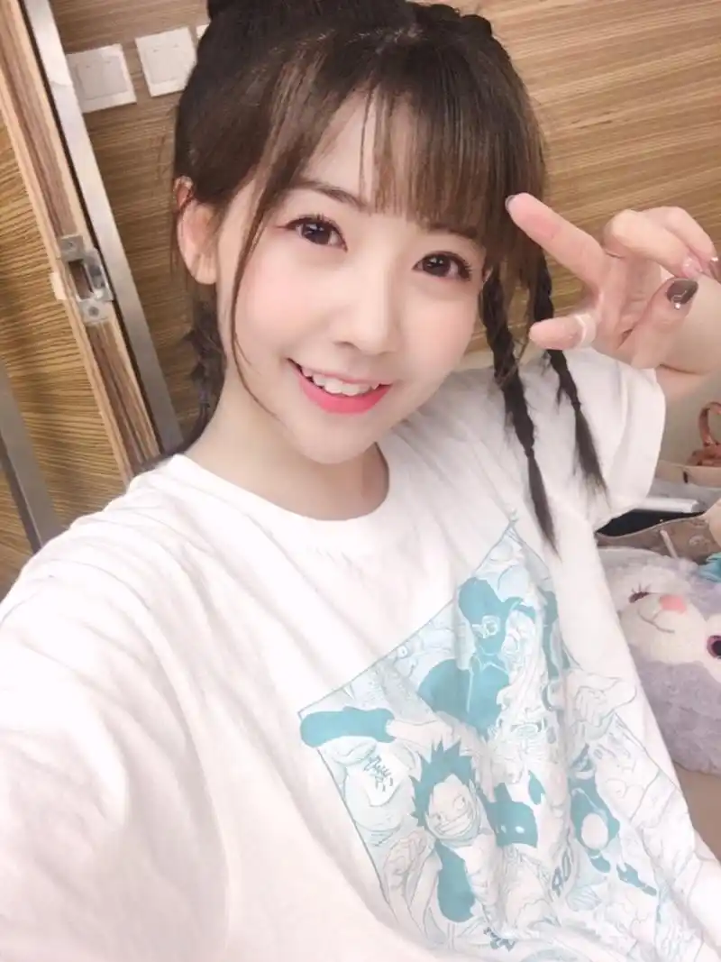 赖美云, 萝莉外形御姐音的小七火箭少女101_赖美云在《嘉人》九月刊