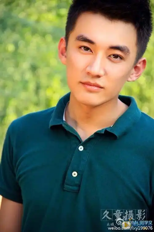 大家想不想看看两位的面相分析之类的已分析刘学义