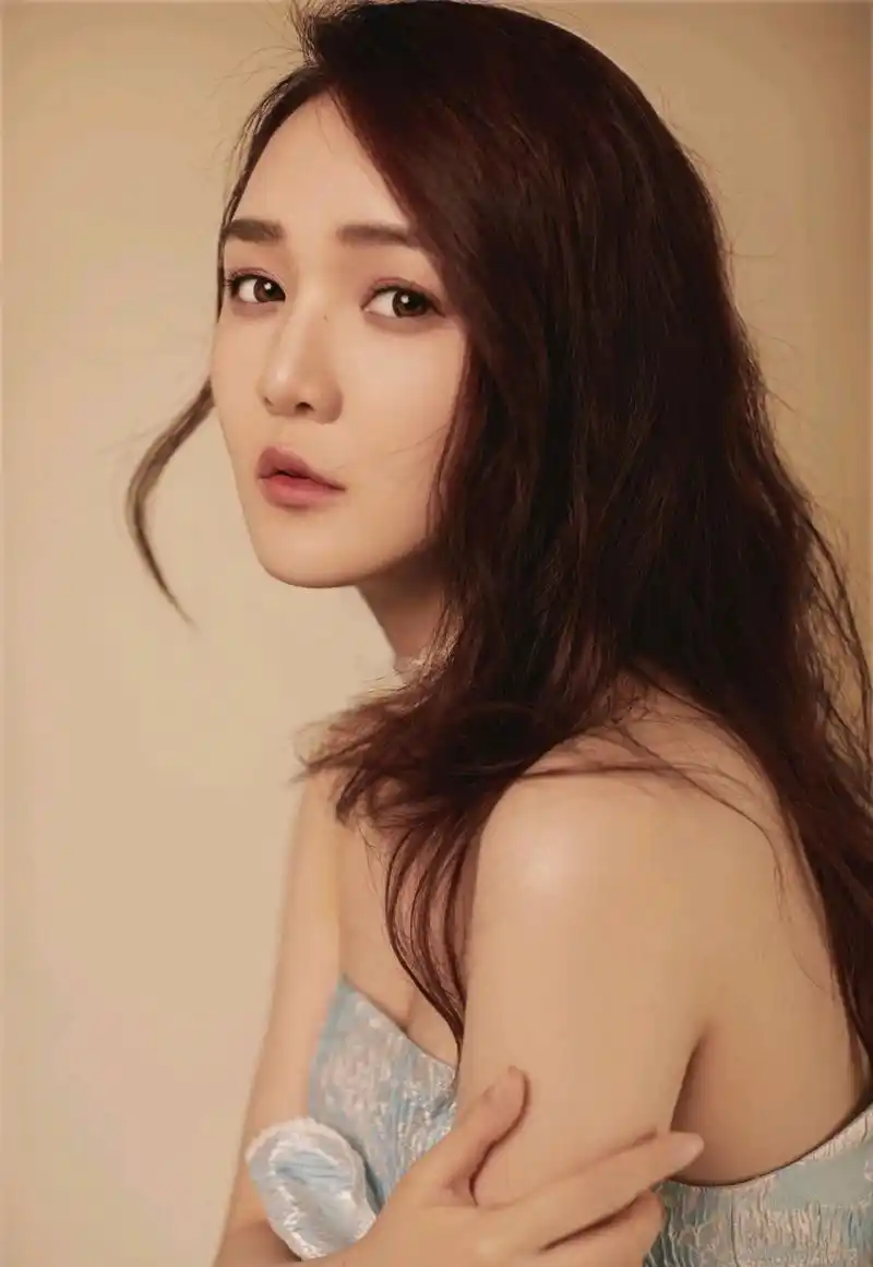 精美图集|靳梦佳,精致美丽的女主持人,演员