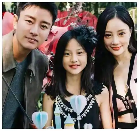 "星二代"甜馨:霸气维护老妈李小璐,自己却被人骂到了今天_贾乃亮_女儿