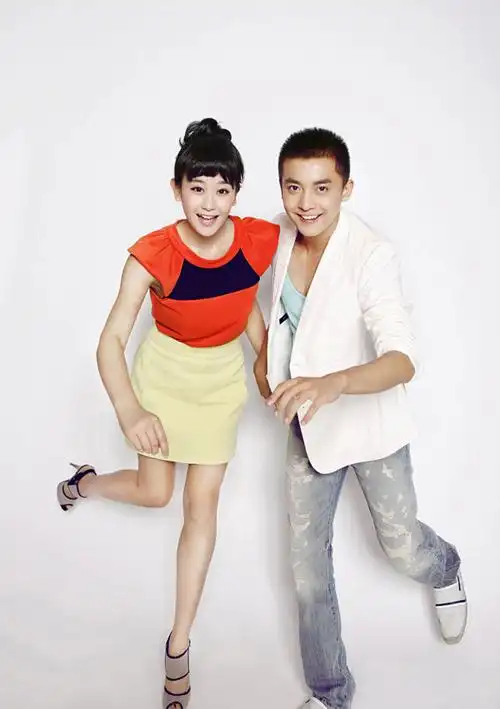 "紫薇""尔康"拍写真 海陆李佳航送祝福