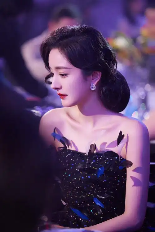 《湖南卫视》跨年活动杨幂《三亚》人像写真杨幂作品信息创作时间2021