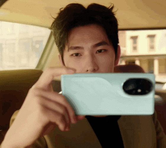 暖光下的杨洋棱角更分明更像我的另一半了(bushi