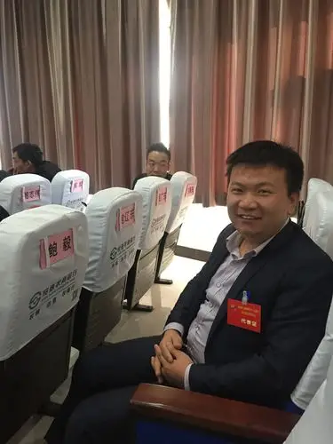 鲍毅简介-绥德石雕