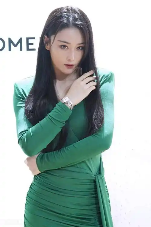 张馨予这身材,这才是尤物啊!