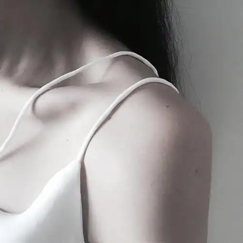 暴力颖の_身体部位图_半身图_女生头像_穿衣搭配