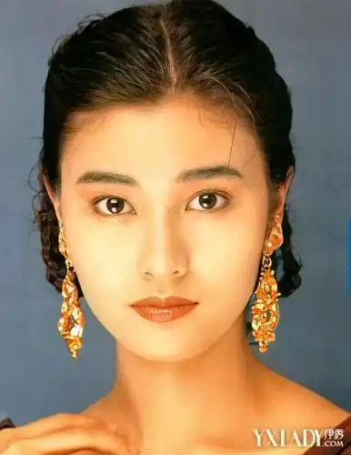 李嘉欣选港姐时的脸真的有美到石破天惊吗