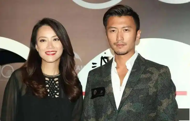 当年谢霆锋经纪人霍汶希意外怀孕谢霆锋说安心生我养