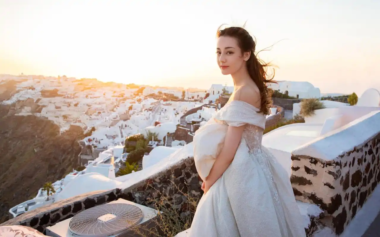 迪丽热巴唯美婚纱写真桌面壁纸