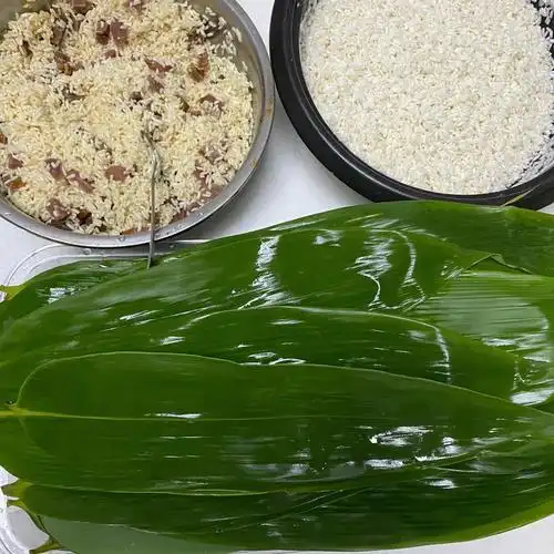 王者室友带我这个青铜包粽子,第一次做还挺成功的,粽叶和糯米材料是