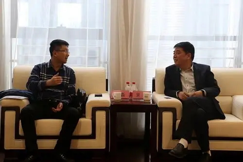 集团董事长卫勃会见宜宾科教集团董事长许磊一行