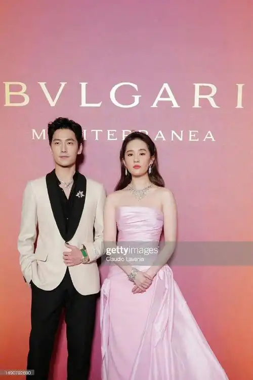 刘亦菲杨洋同框合照##刘亦菲杨洋宝格丽同框生图