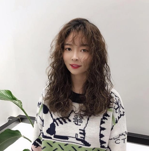 长发烫小卷图片 打造摩登复古范 - 女士卷发 - 发型站