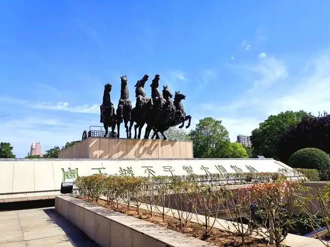 周王城广场掠影……手机随手拍…2019.5.20.