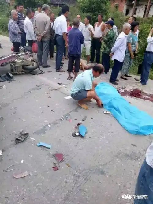 天啊!1814省道邵东火厂坪段发生车祸,一死一伤!