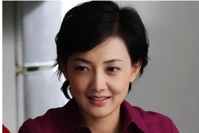 她是射击冠军,曾11次登上舞台,她是冯巩的媳妇如今被老公宠上天_牛莉