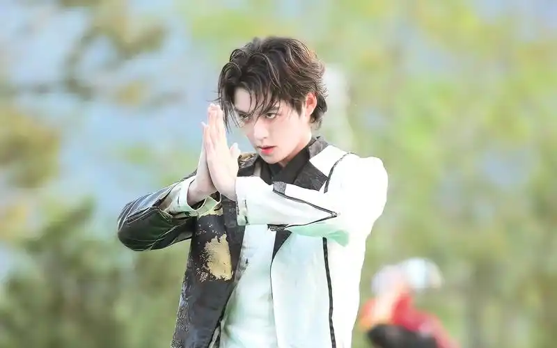 4k60帧肖宇梁跟我走吧朋友舞蹈秀惊鸿一瞥