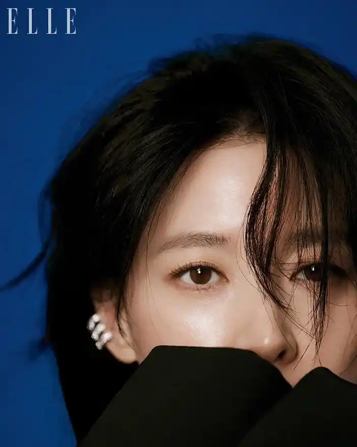 52岁的李英爱新片海报,女神美貌依旧,气质满满.#李英爱 # - 抖音