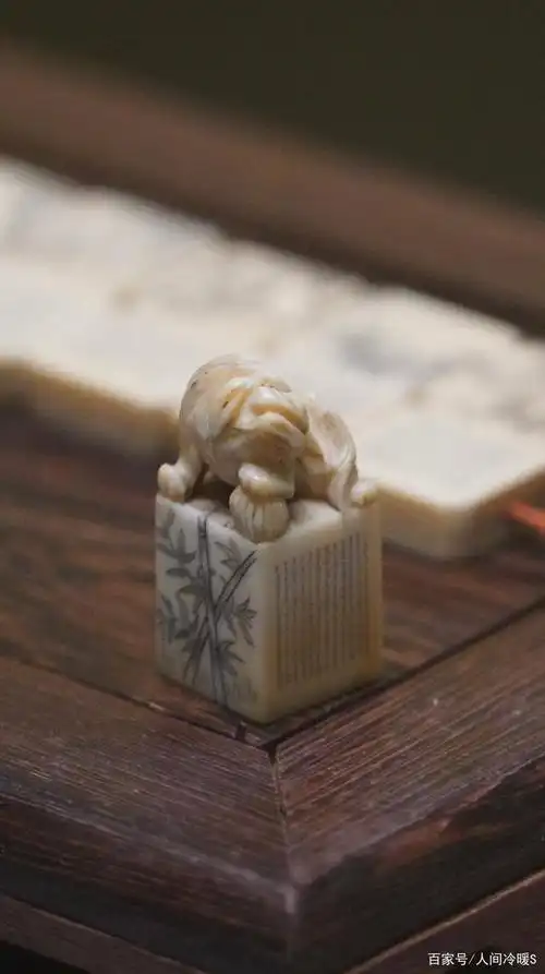 民国 象牙微雕婴戏文字手串