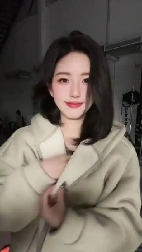 赵露思kiss手势舞