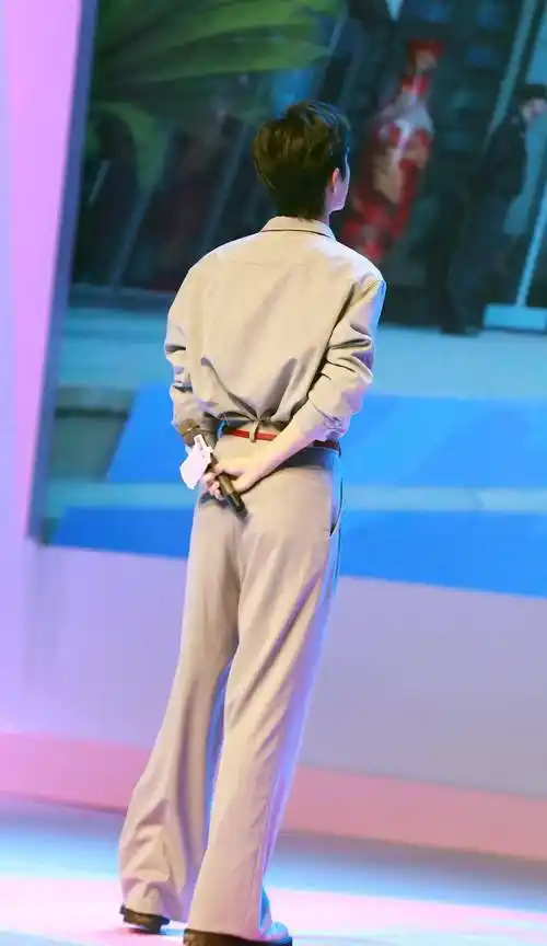 为什么会说肖战是名品大长腿?腿部的黄金比例怎么算,你知道吗?