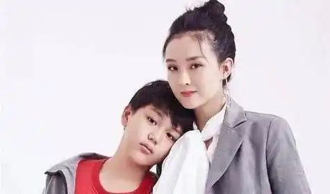 宋丹丹带儿子上综艺,闫妮带女儿演电影,娱乐圈"带娃"哪家强?