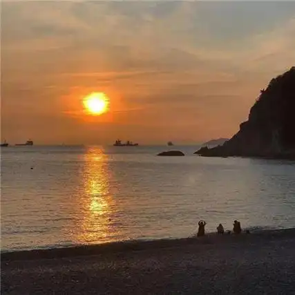 独一无二的朋友圈背景图有志少女先谋生再谋爱