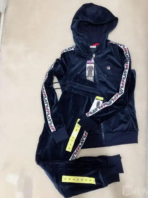 fila 美国斐乐天鹅绒女士运动休闲套装 藏蓝色 黑白拼色外套 裤子
