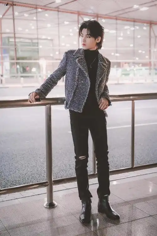 justin黄明昊巴黎男装周# 北京出发 身穿巴尔曼19.