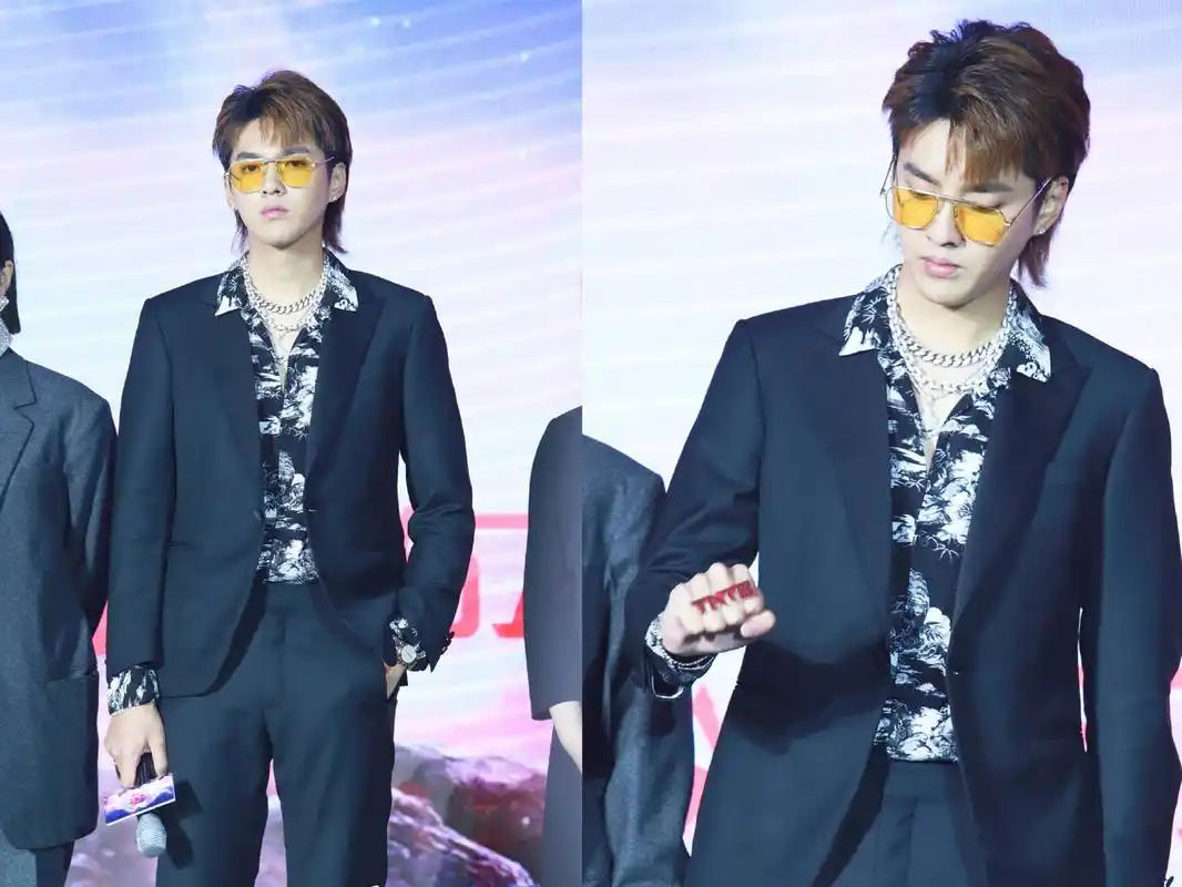 吴亦凡陈伟霆同框,一样是穿西装,怎么搭配个花衬衫就更抢镜?