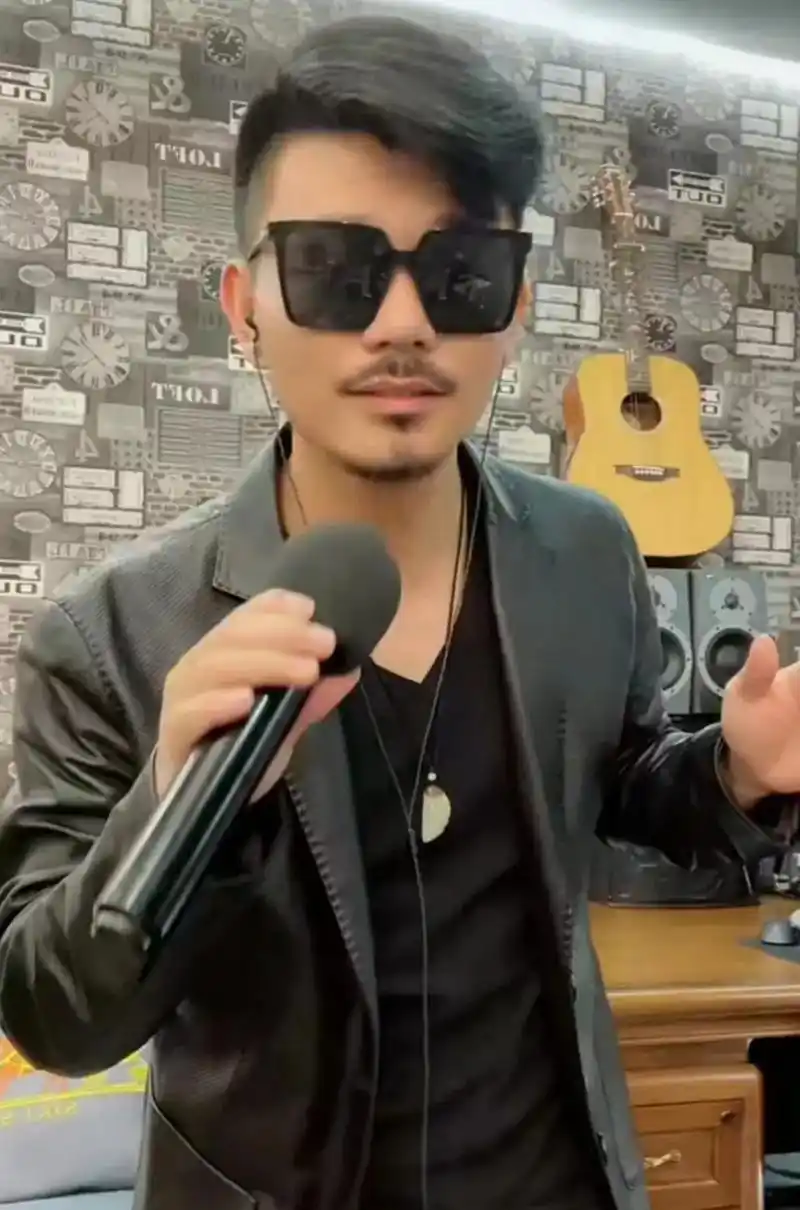 创作灵感上热门 # 歌曲欣赏 #灵魂歌手 #大欢三生石下  - 抖音